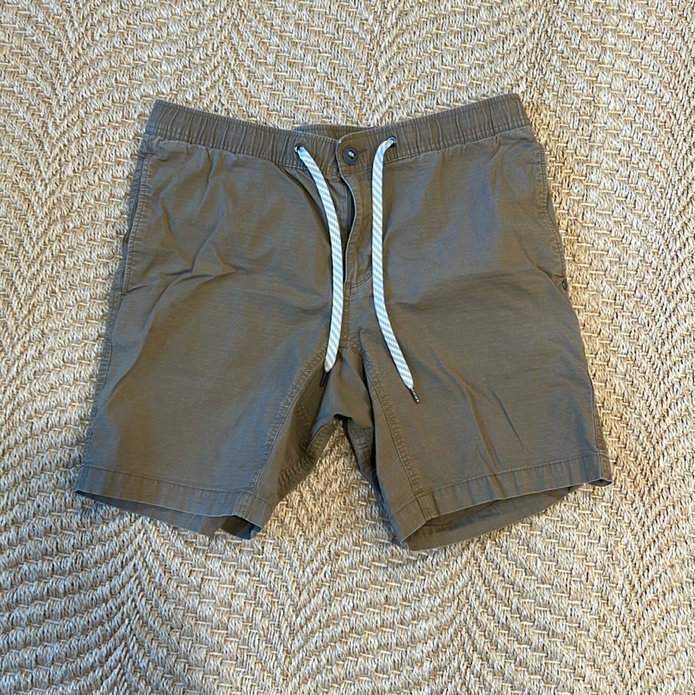 Vuori Ripstop Shorts. Size L.  Khaki